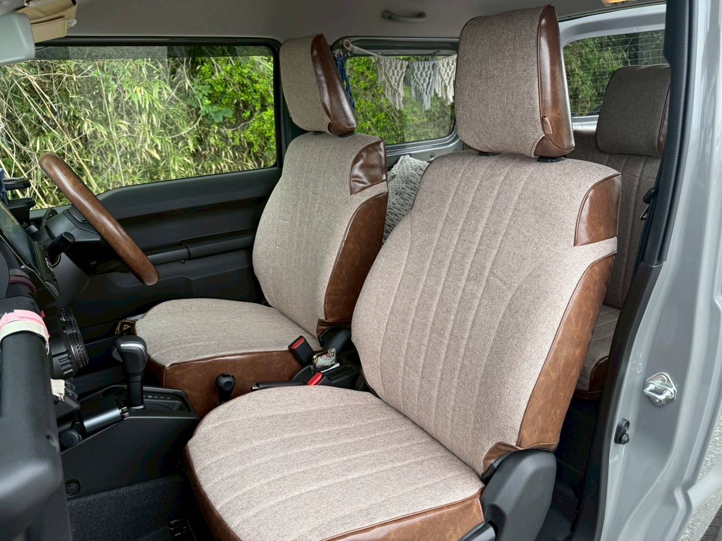 【装着写真】ジムニー Sandiiエクレア シートカバー [品番:S0113-02]