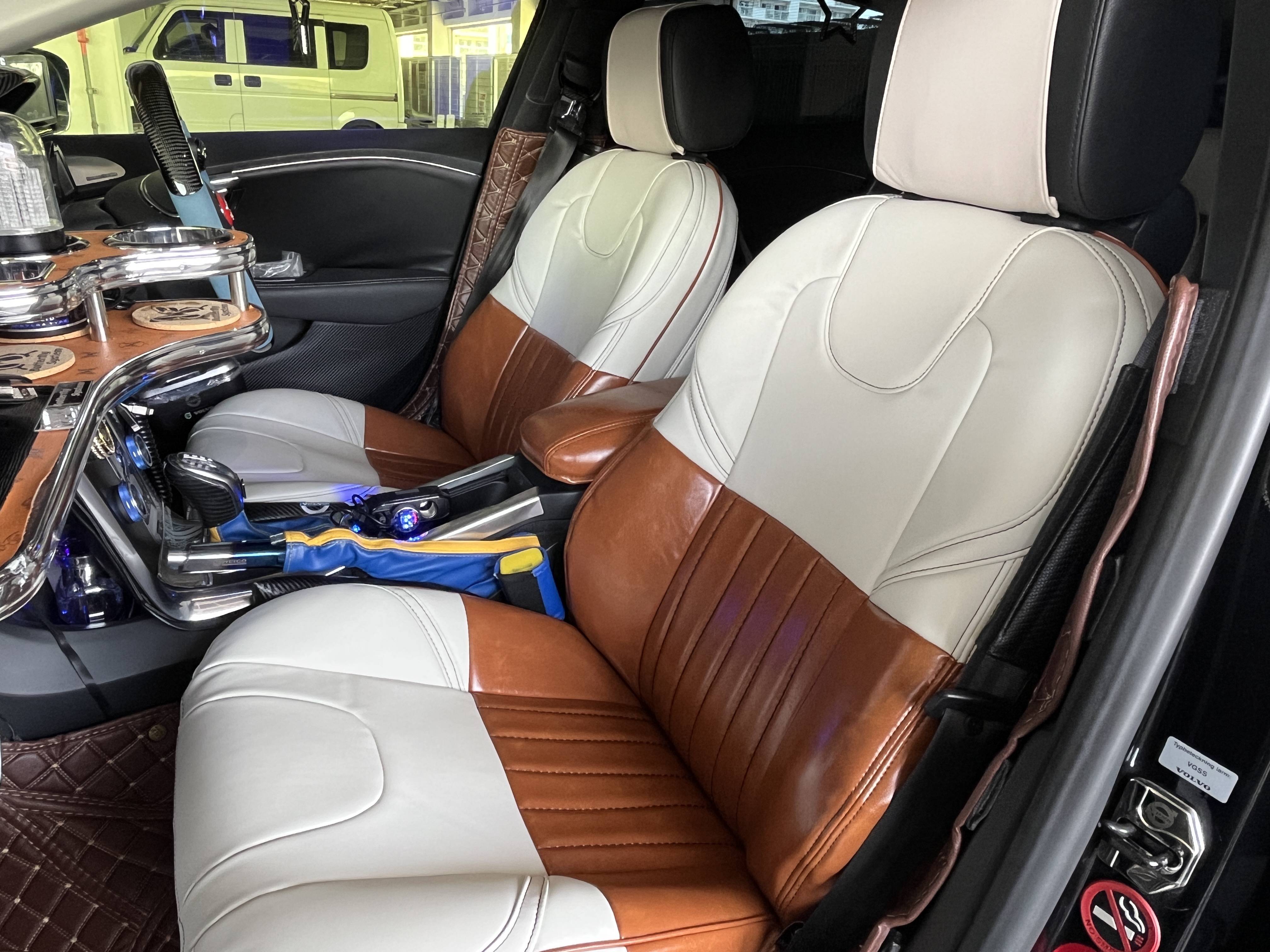 【装着写真】ボルボV40 Sandiiカヌレグラッセ シートカバー [品番:EC1-29]