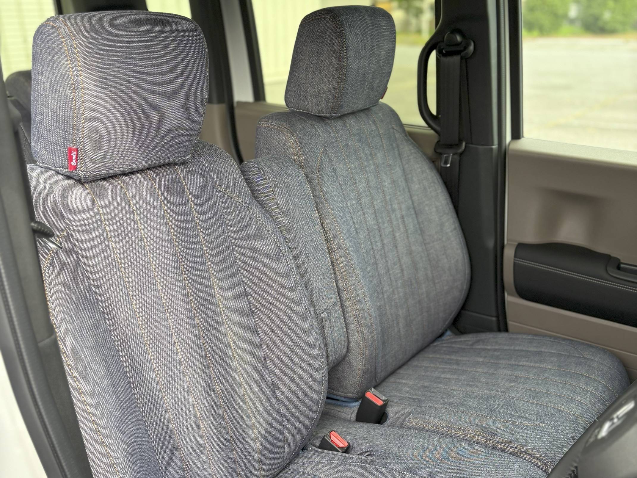 【装着写真】N-BOX ジョイ Sandiiデニムロール シートカバー [品番:H0645-01]