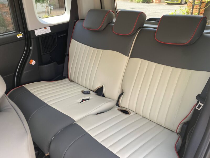 【装着写真】ルーミー Sandiiマカロン シートカバー [品番:T0394-03]