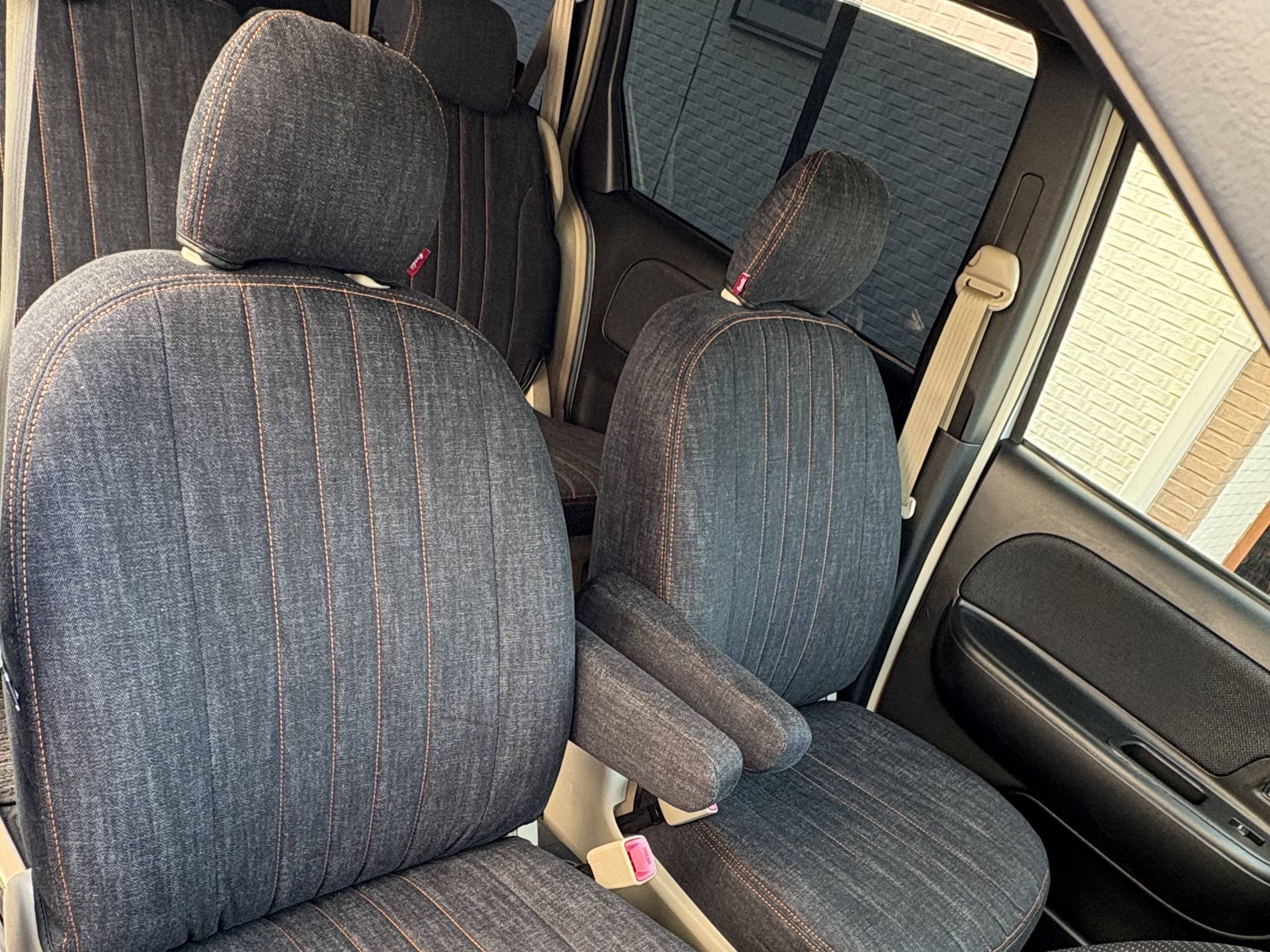 【装着写真】シエンタ3列 Sandiiデニムロール シートカバー [品番:T0022-01]