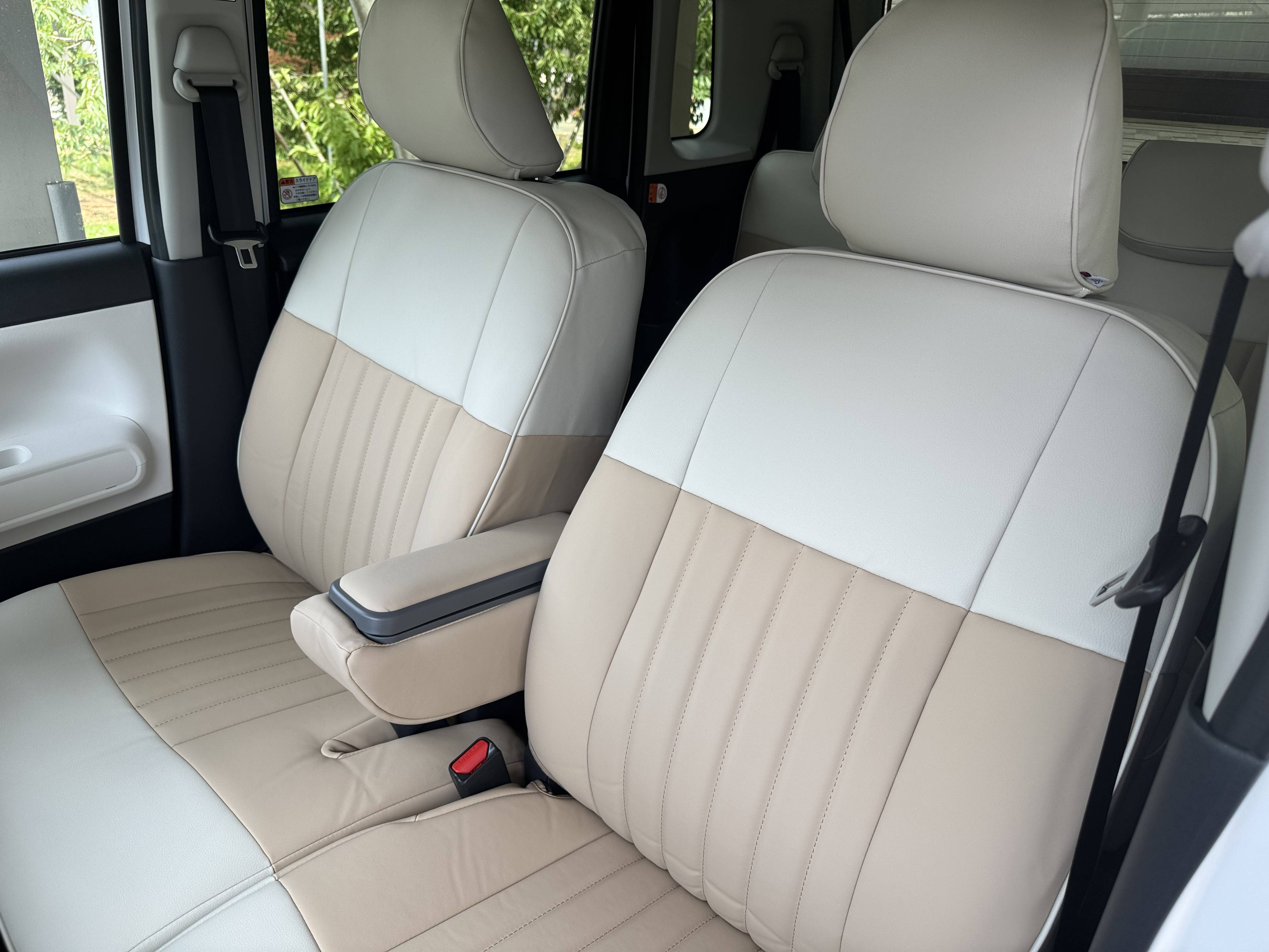 【装着写真】ムーブキャンバス Sandiiマカロン シートカバー [品番:D0488-02]