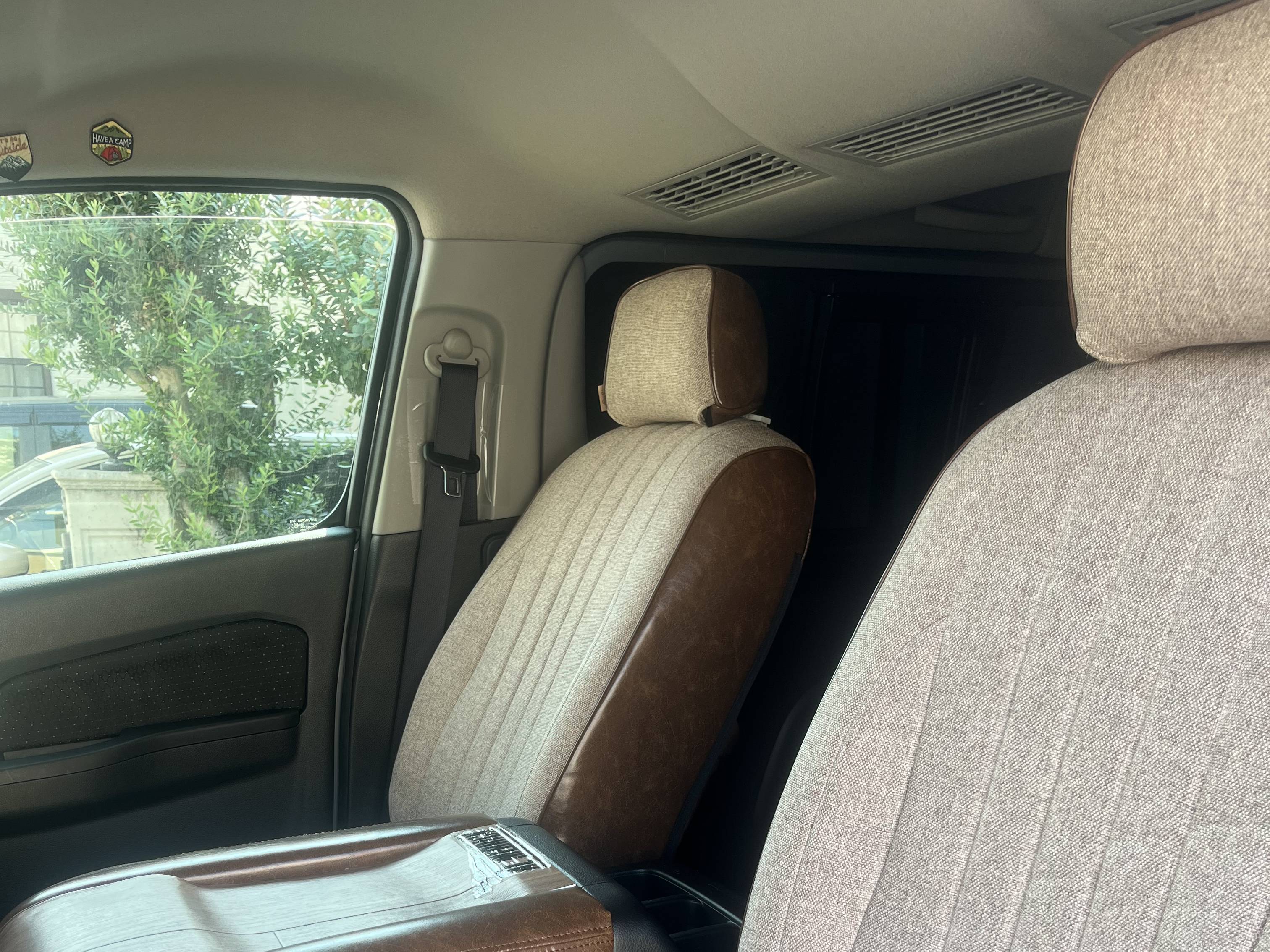 【装着写真】キャラバン Sandiiエクレア シートカバー [品番:N0093-10]