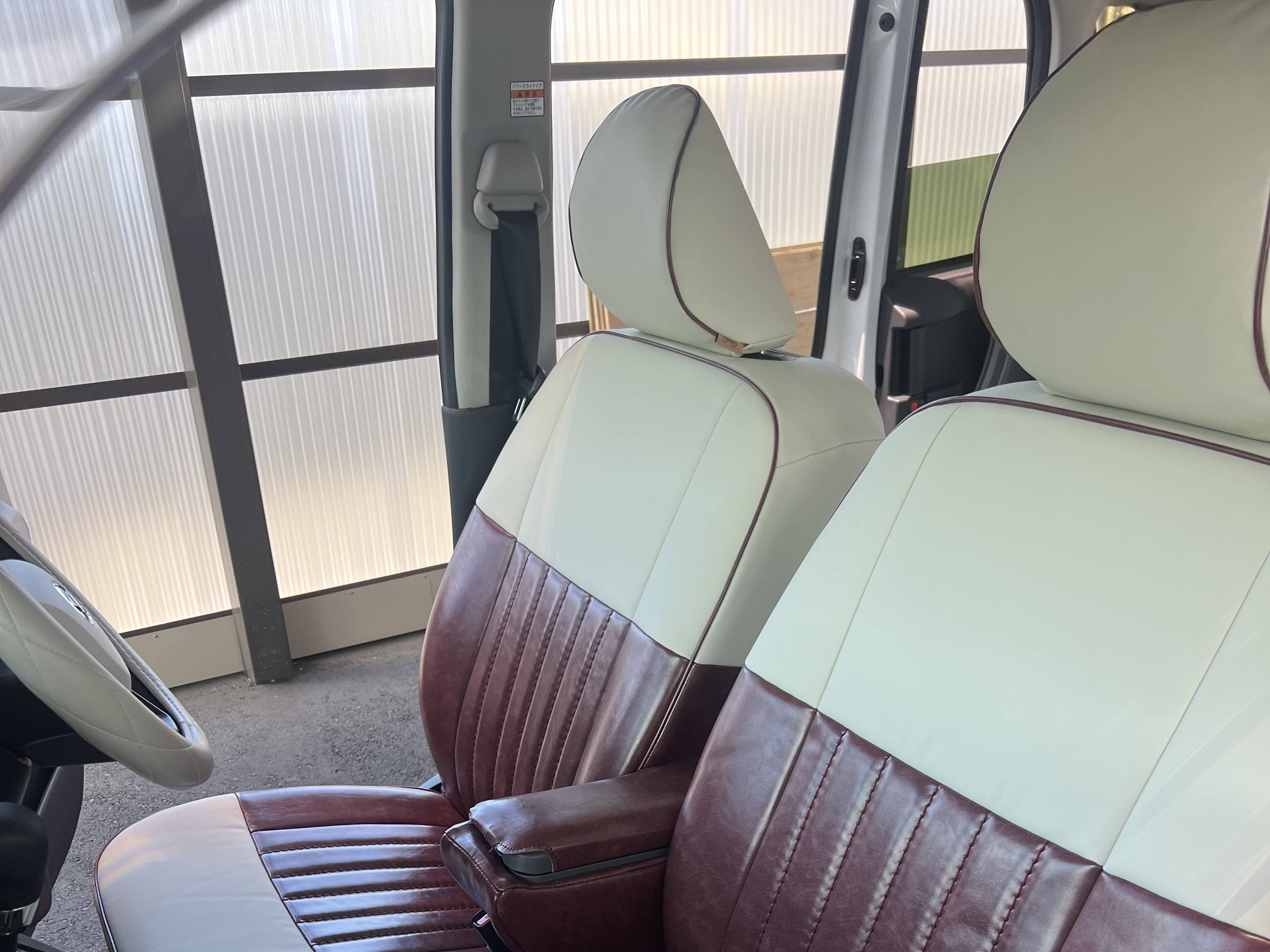 【装着写真】ムーヴキャンバス Sandiiカヌレグラッセ シートカバー [品番:D0488-02]