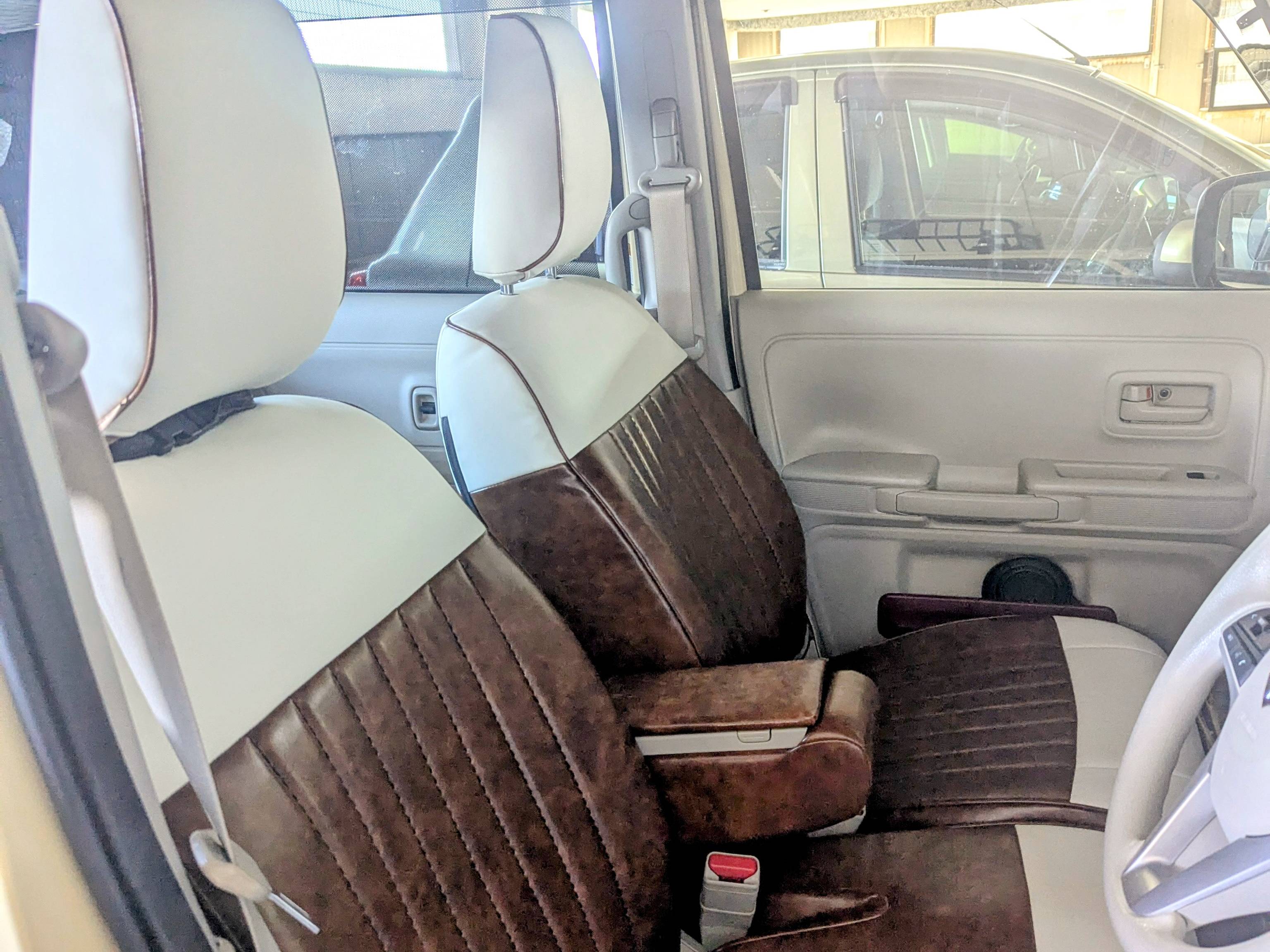 【装着写真】スペーシア Sandiiカヌレグラッセ シートカバー [品番:S0361-04]