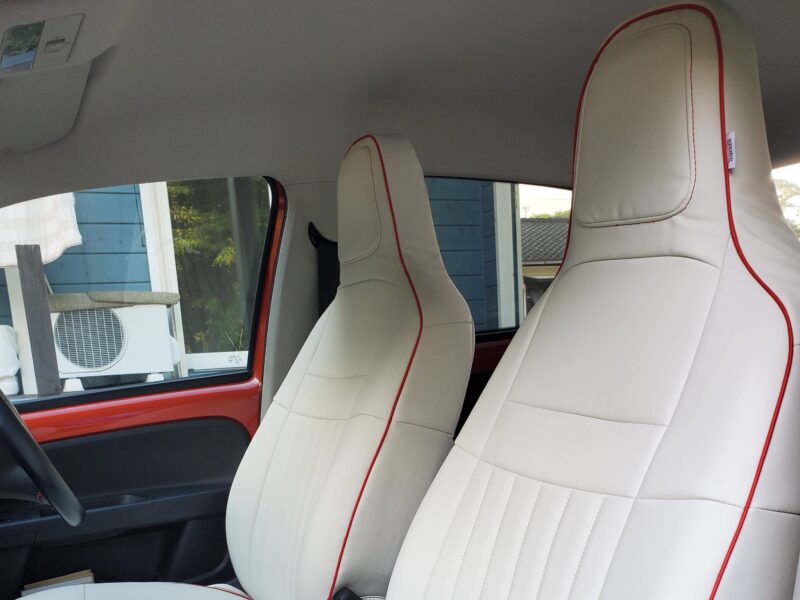 【装着写真】UP! Sandiiマカロン シートカバー [品番:VW0612-01]