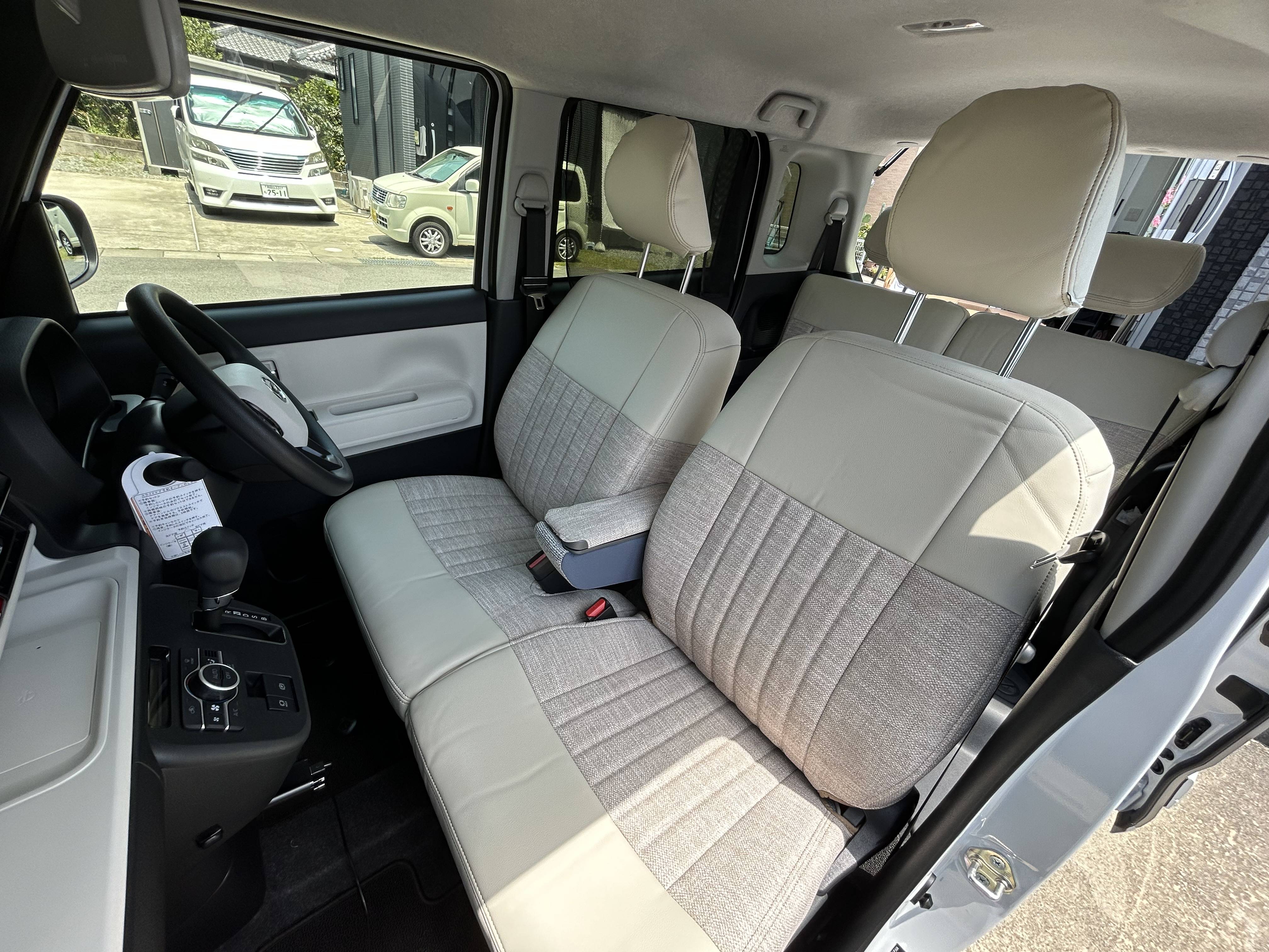 【装着写真】ムーブキャンバス Sandiiビスキュイ シートカバー [品番:D0488-02]