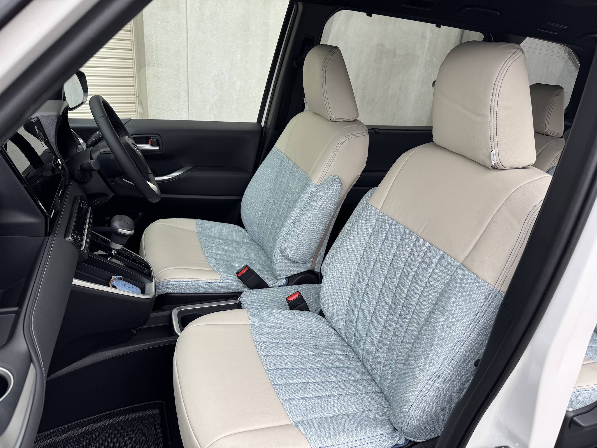 【装着写真】ノア Sandiiビスキュイ シートカバー [品番:T0013-24]