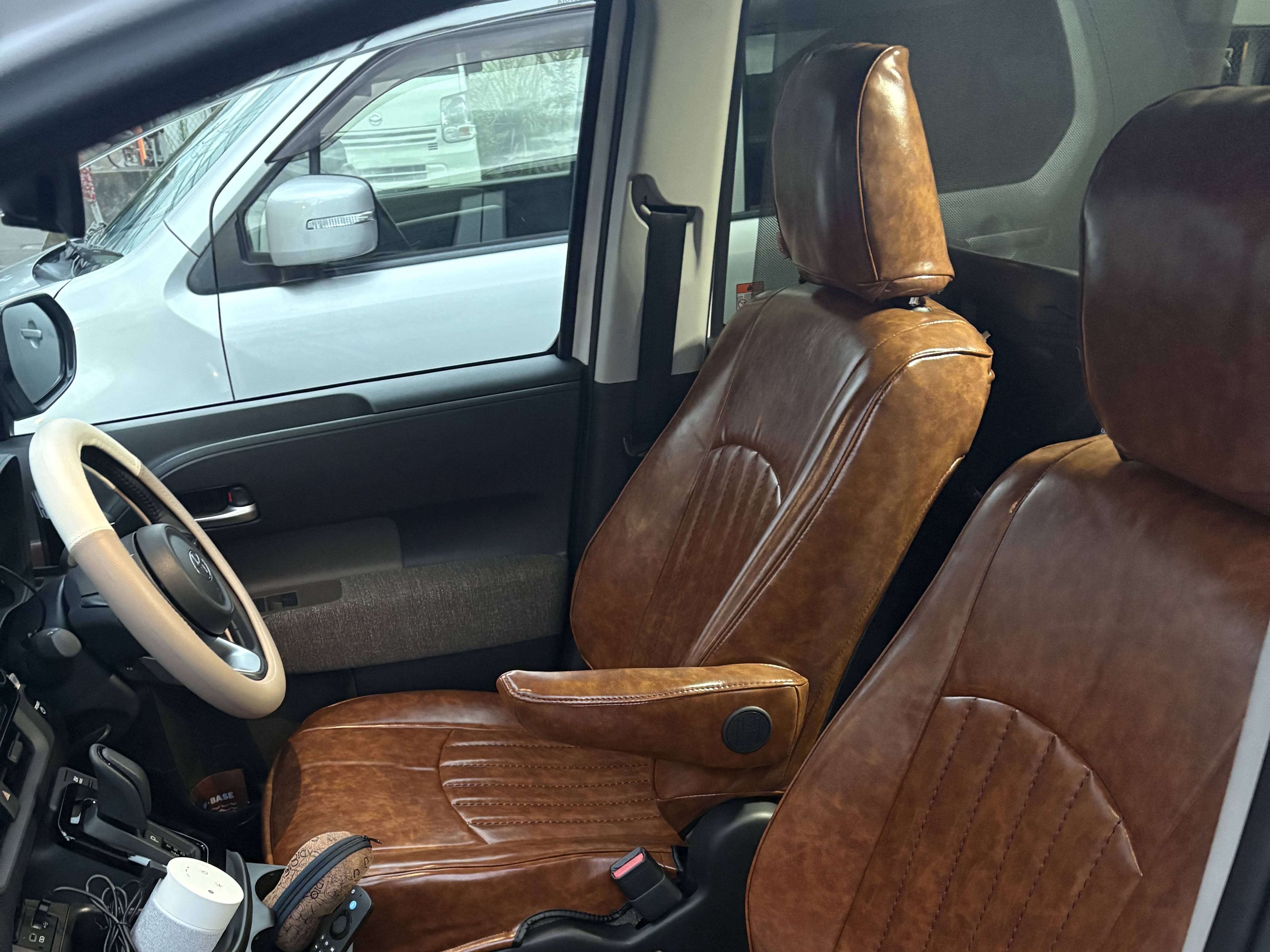 【装着写真】シエンタ2列 Sandiiカヌレ シートカバー [品番:T0022-06]