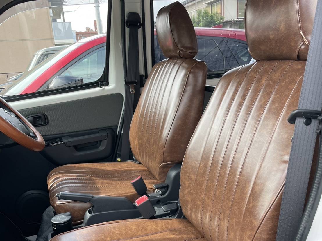 【装着写真】タウンエースバン Sandiiオールドカヌレ シートカバー [品番:T0609-02]