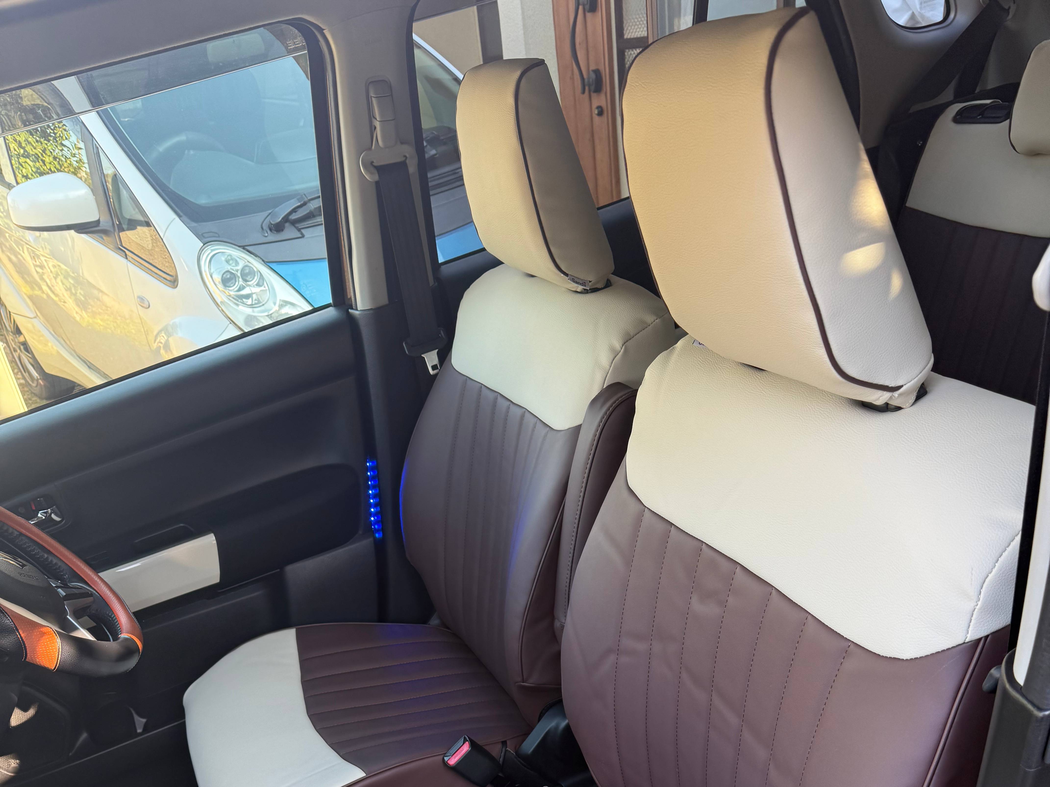 【装着写真】クロスビー Sandiiマカロン シートカバー [品番:S0493-01]