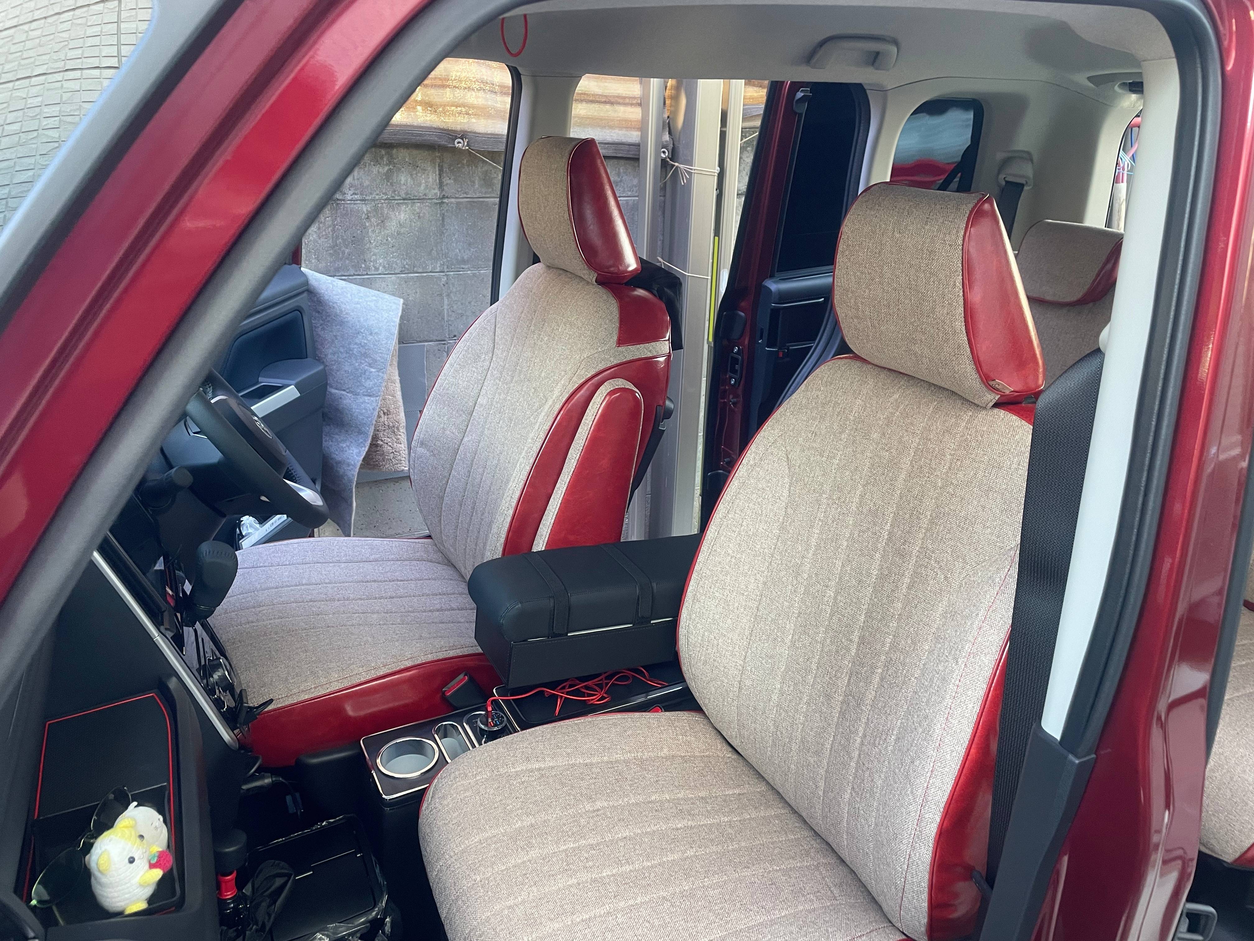 【装着写真】ルーミー Sandiiエクレア シートカバー [品番:T0394-03]