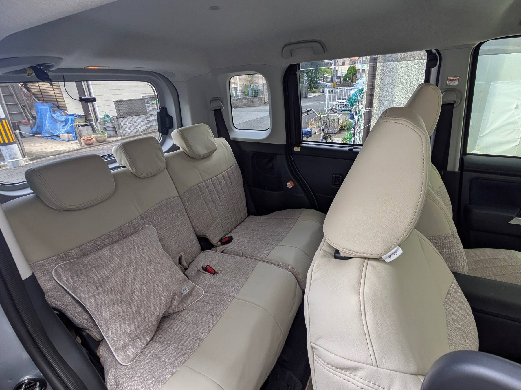 【装着写真】ルーミーSandiiビスキュイ シートカバー [品番:T0394-03]