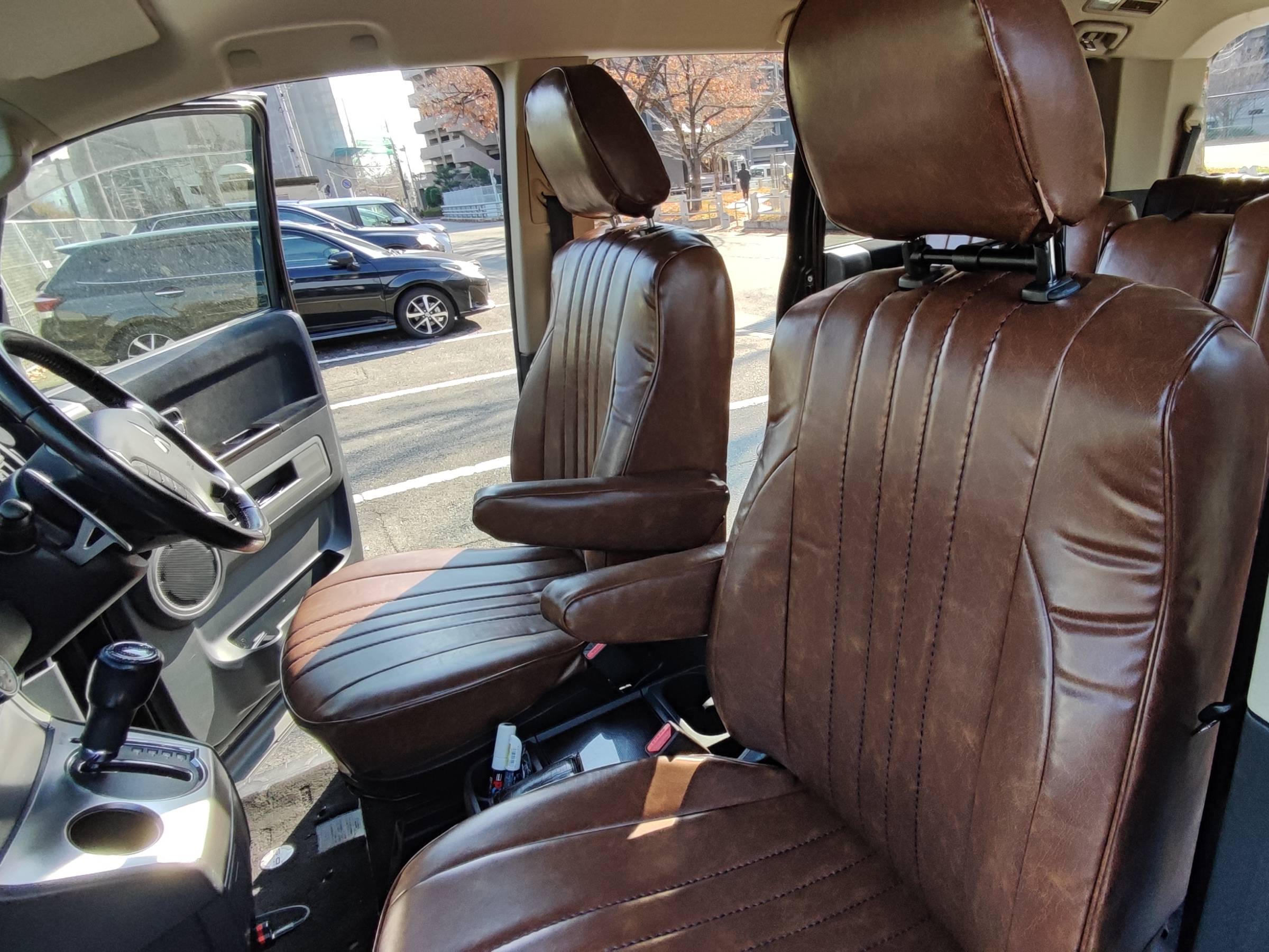 【装着写真】デリカD:5 Sandiiオールドカヌレ シートカバー [品番:MI0164-07]