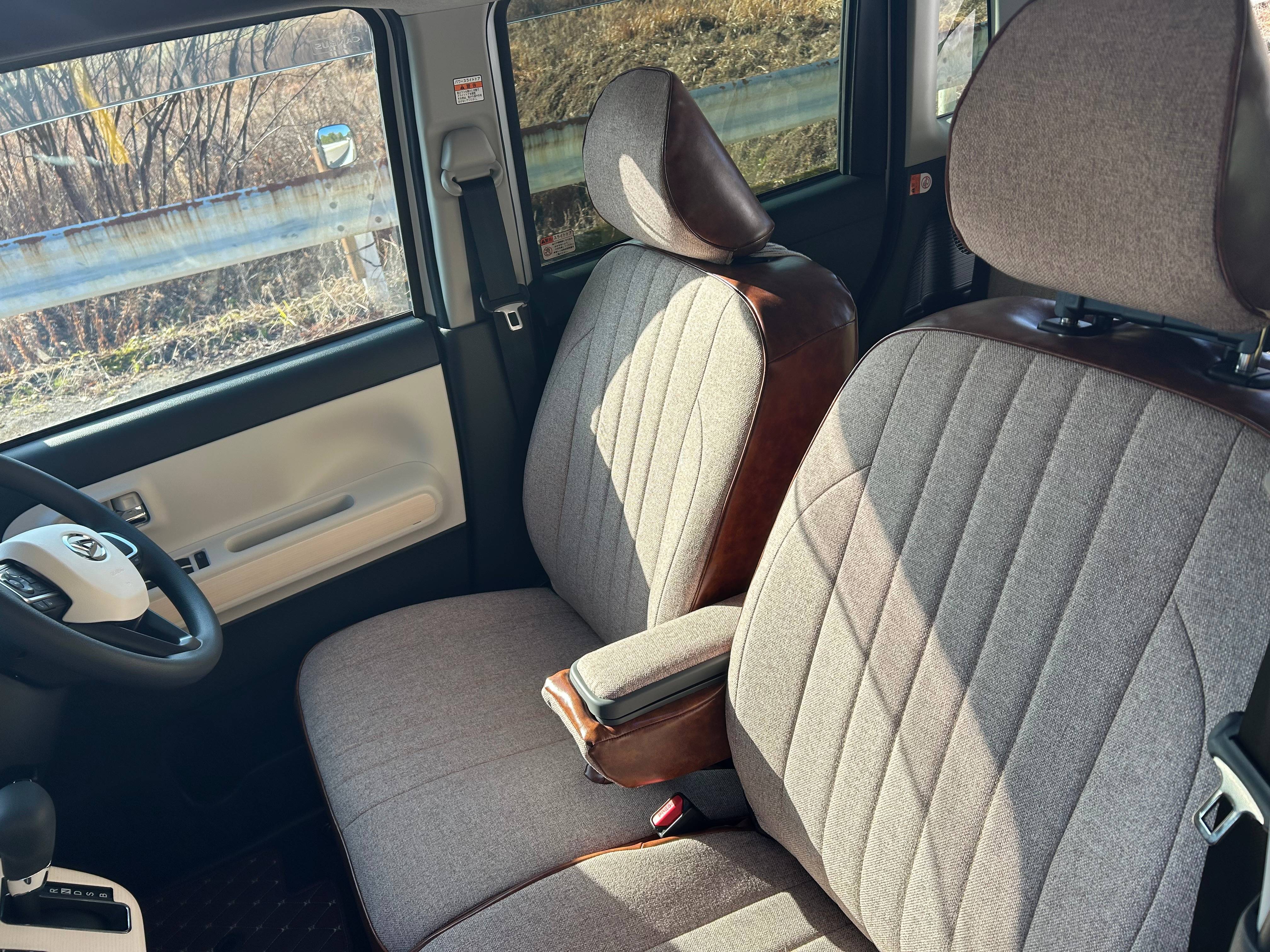 【装着写真】ムーヴキャンバス Sandiiエクレア シートカバー [品番:D0488-02]