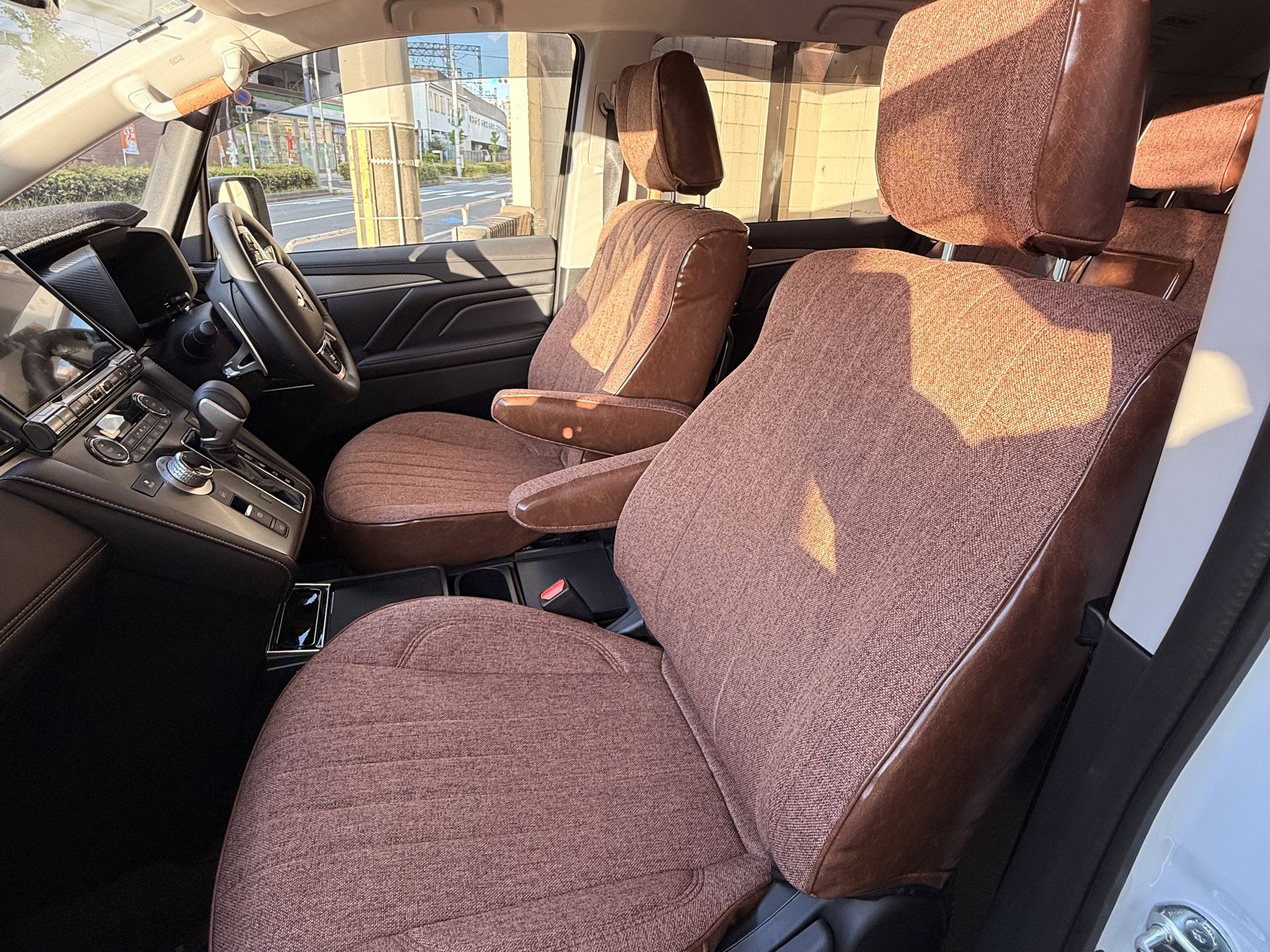 デリカD:5 | かわいい車のシートカバーなら Sandii サンディ